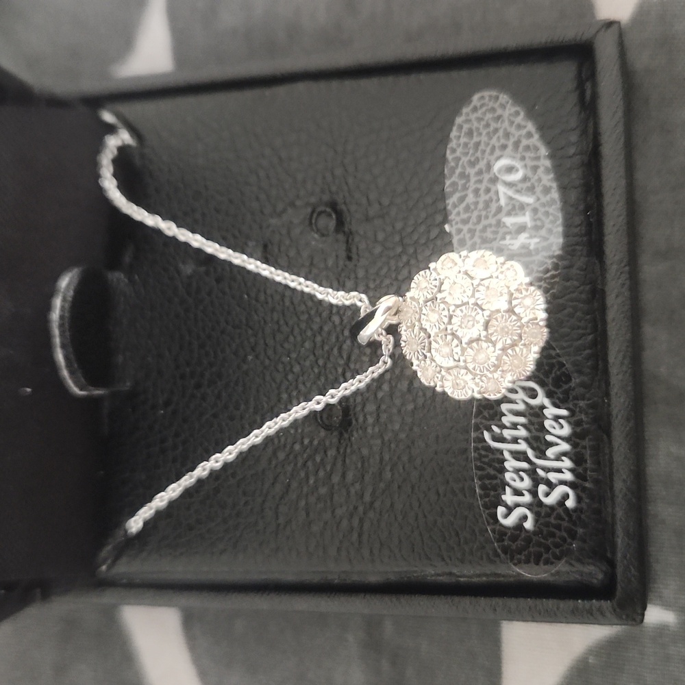 Diamond Cluster 18" Pendant Necklace ( 1/10 ct. t.w. ) in Sterling Silver - Picture 7 of 8